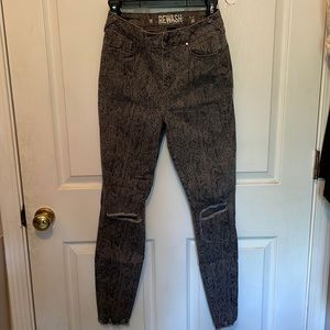 Size 7/28waist